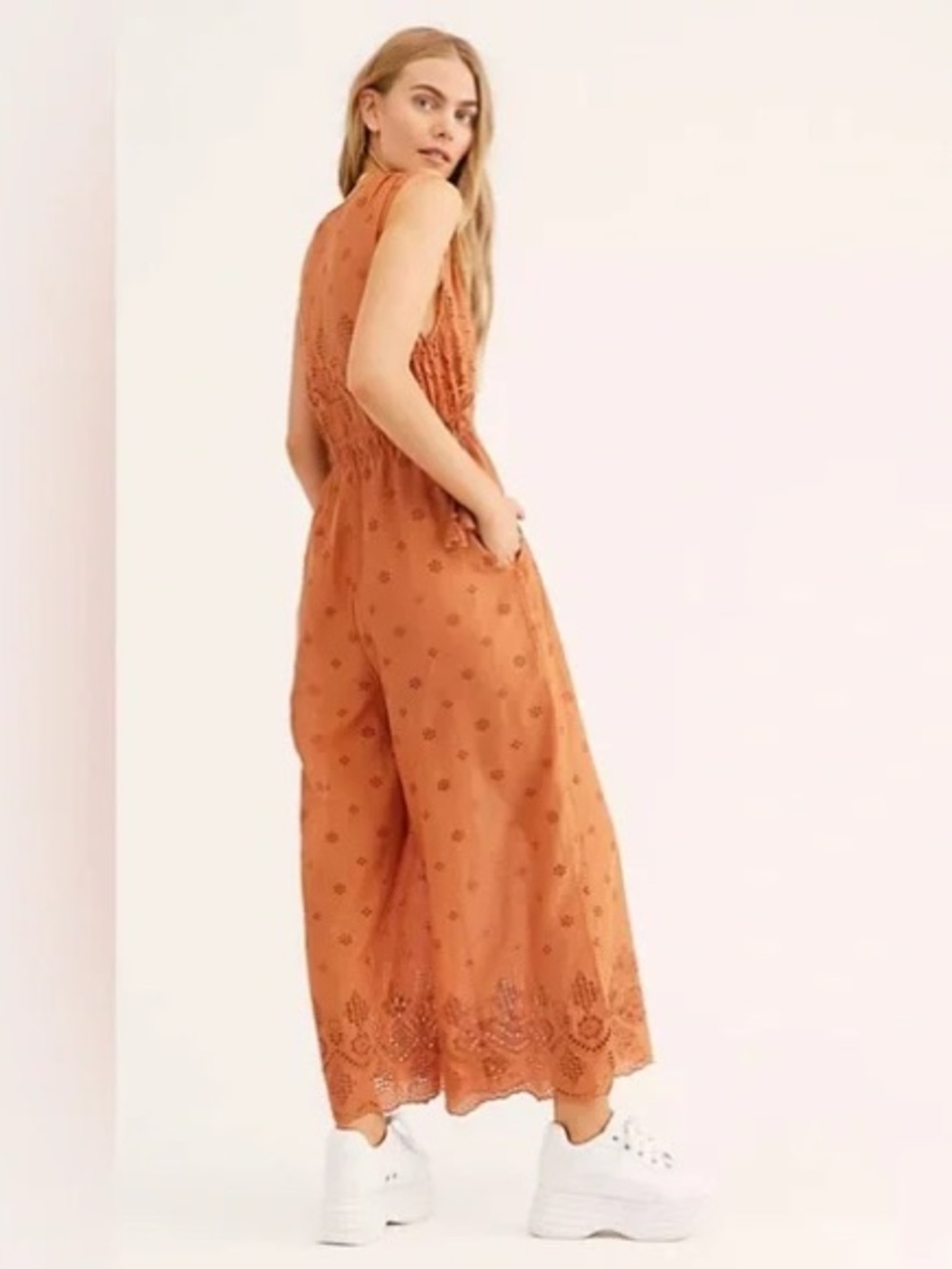 🧡 Intimately Free People Sun’s Out Eyelet Jumpsuit ✨ Boho Wide-Leg Size S - Picture 3 of 5
